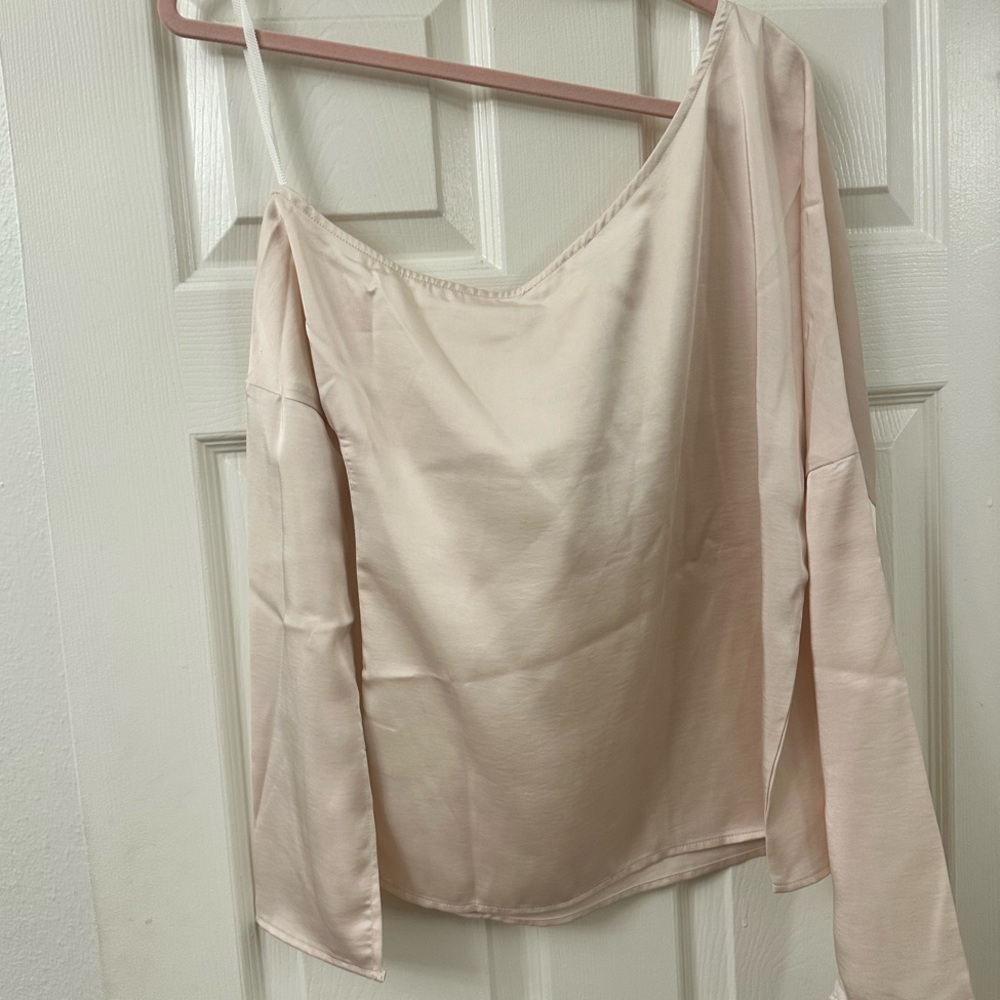 Line & Dot Women's Cream Top - Picture 3 of 5